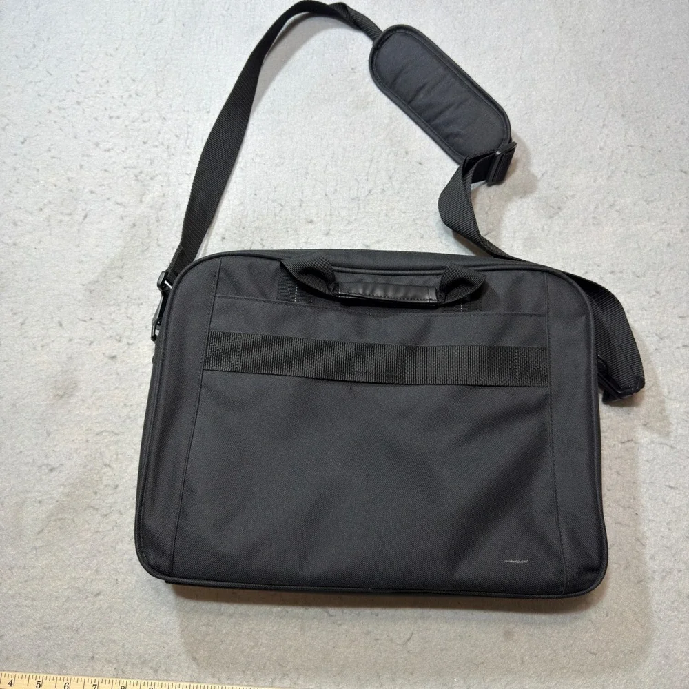 Targus Laptop Messenger Bag Unisex Black TCT027US-94 Padded Shoulder Strap 16in